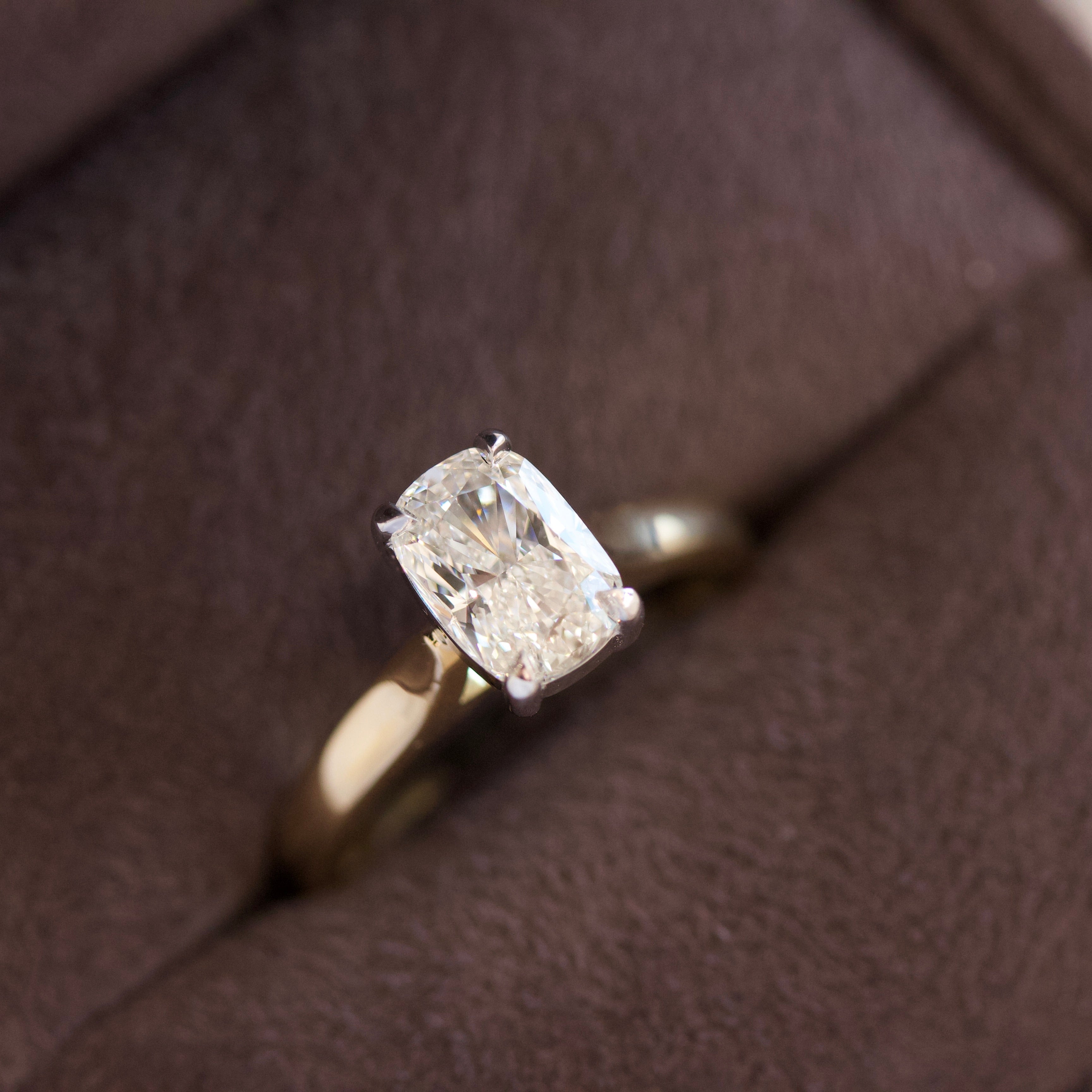 18ct gold 1.53ct elongated cushion cut Solitaire diamond ring - Kate