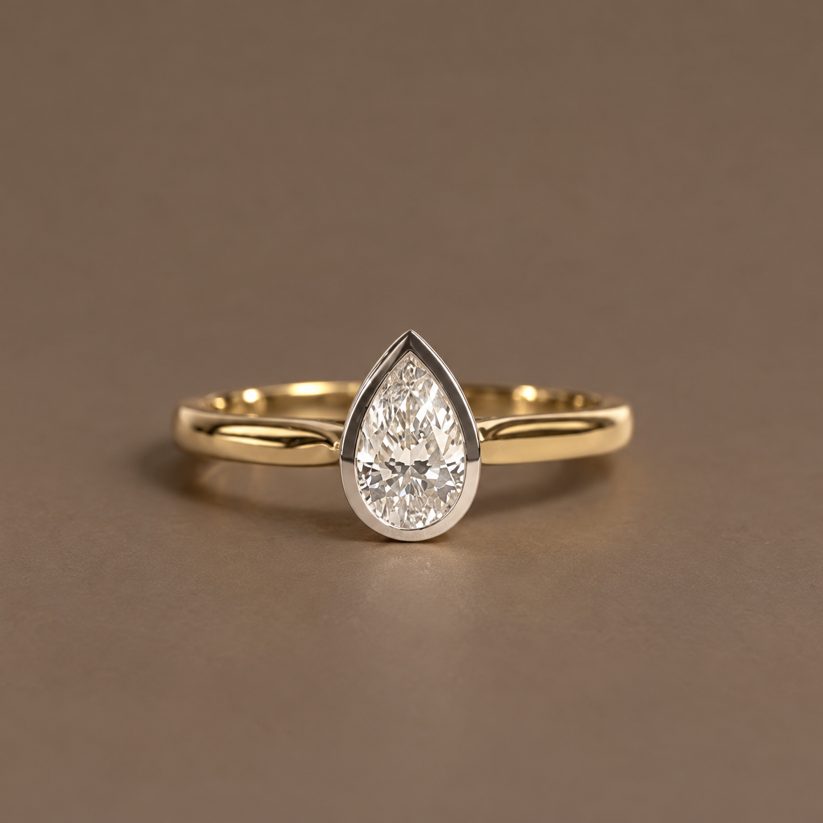 18ct 0.53ct Pear Natural Diamond engagement ring - SIA