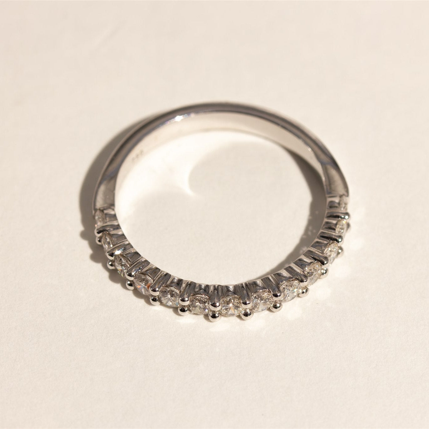 18ct Round brilliant cut Natural Diamond Band - NOVA