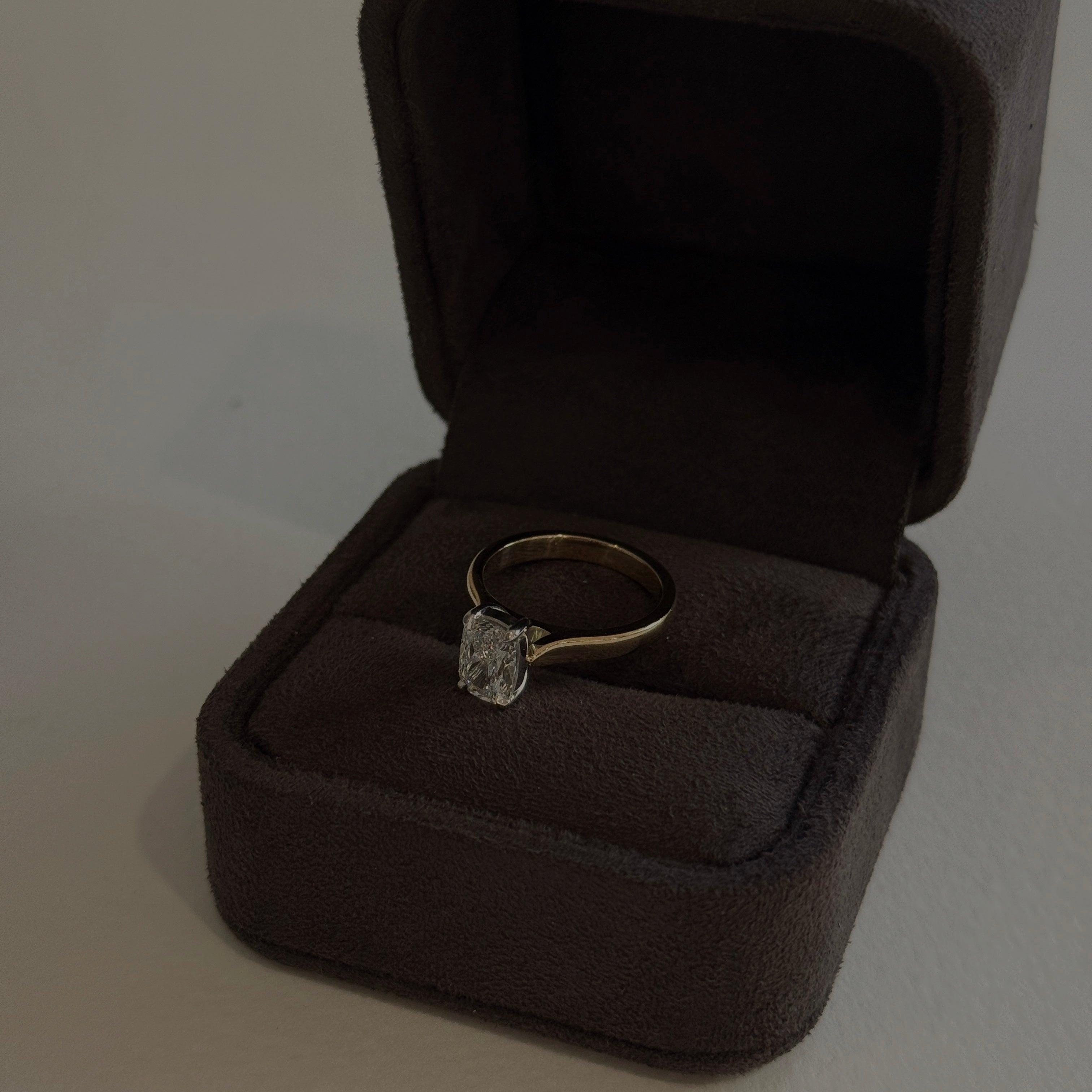 18ct gold 1.53ct elongated cushion cut Solitaire diamond ring - Kate