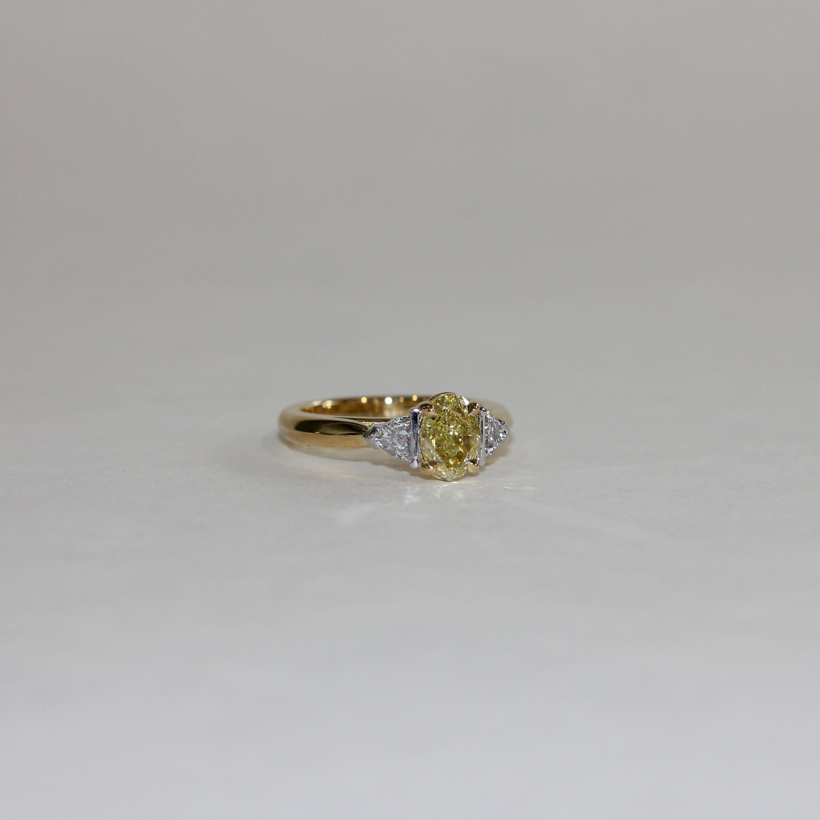 1.41ct OVAL FANCY YELLOW DIAMOND RING IN 18CT GOLD - SOLEIL