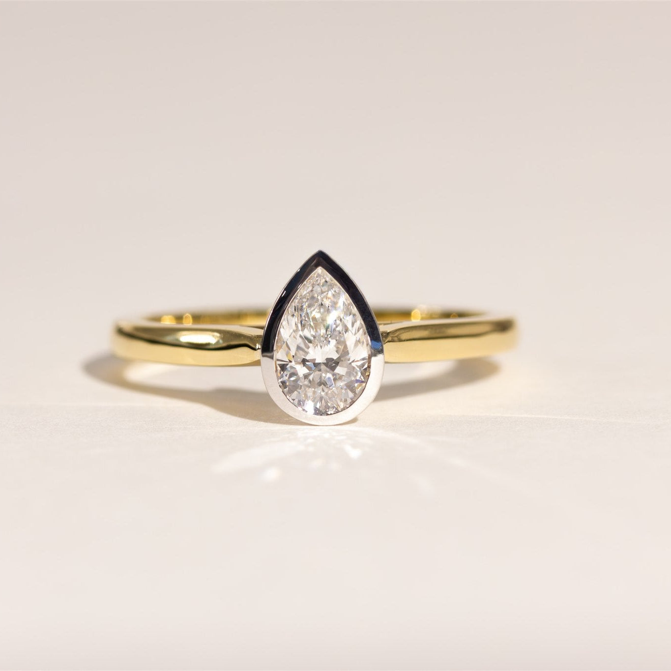 18ct 0.53ct Pear Natural Diamond engagement ring - SIA